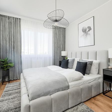 Piekny Apartament Wichrowa - 2 Sypialnie Free Garage Wroclaw By Noclegi Renters Buitenkant foto
